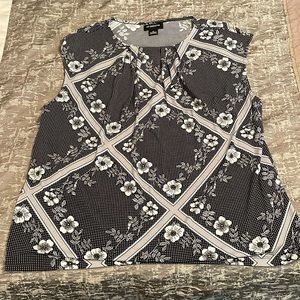 Liz Claiborne front pleated blouse